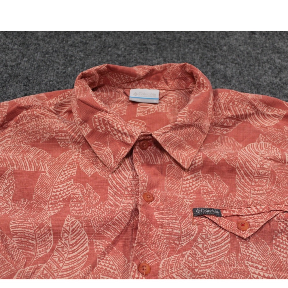 Columbia Sportswear Company Mens Size M S/S Button‎ Up Shirt Coral Leaf Print